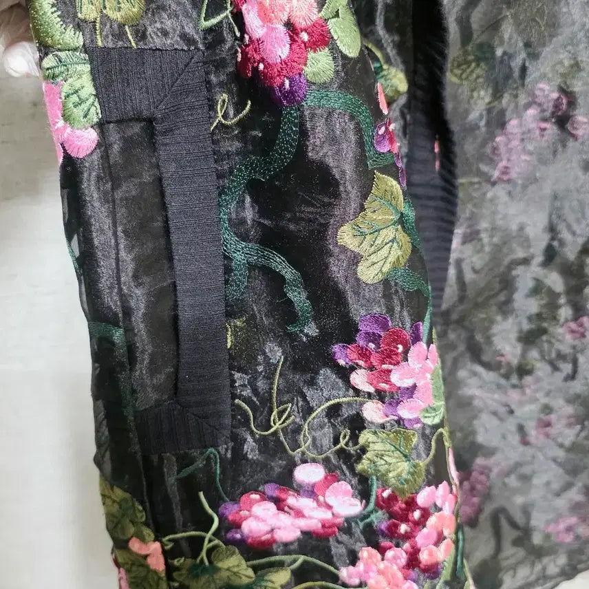 [BUNJANG] Floral Embroidery See-Through Hooded Cardigan / 플라워 자수 시스루 후드 가디건