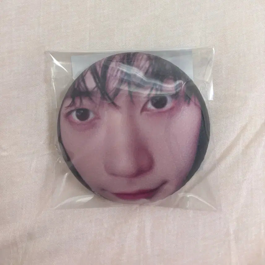 [BUNJANG] ZEROBASEONE Matthew Pin Badge / 제로베이스원 석매튜 말랑핀뱃지 콘서트 제베원 월드투어