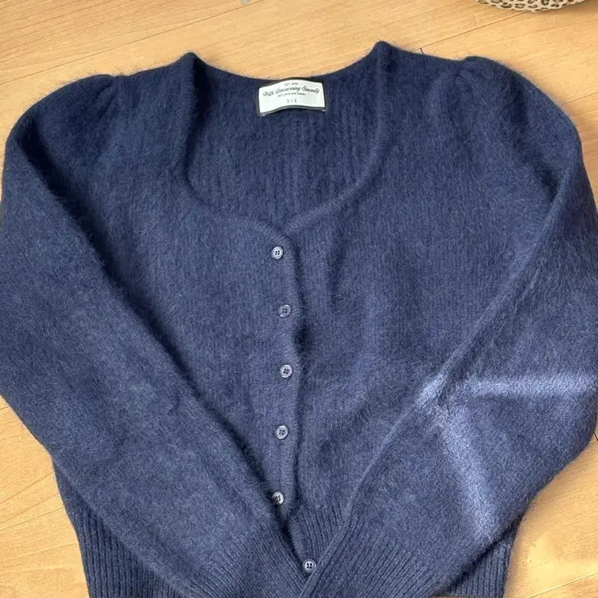 [BUNJANG] SIE Rachel Raccoon Shape Cardigan Navy / 시에sie 레이첼 라쿤 쉐입 가디건 네이비