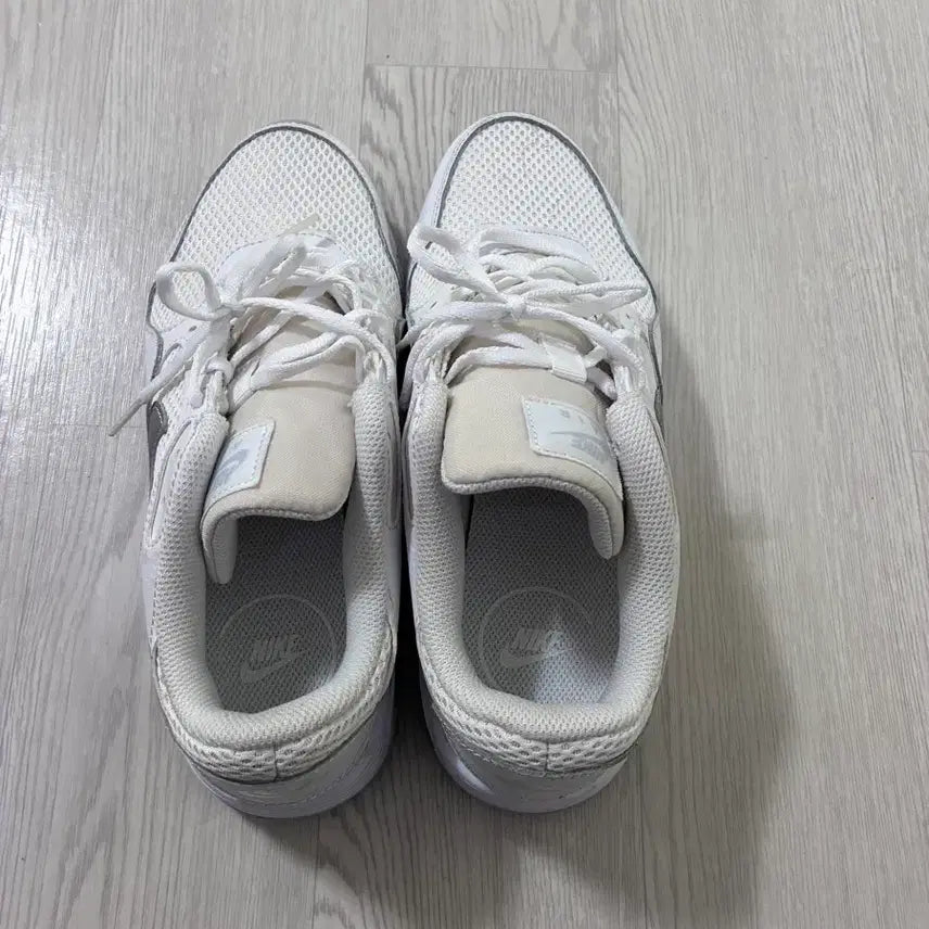 [BUNJANG] Nike Air Max Women's 230 Sneakers / 나이키 에어맥스 우먼스 230