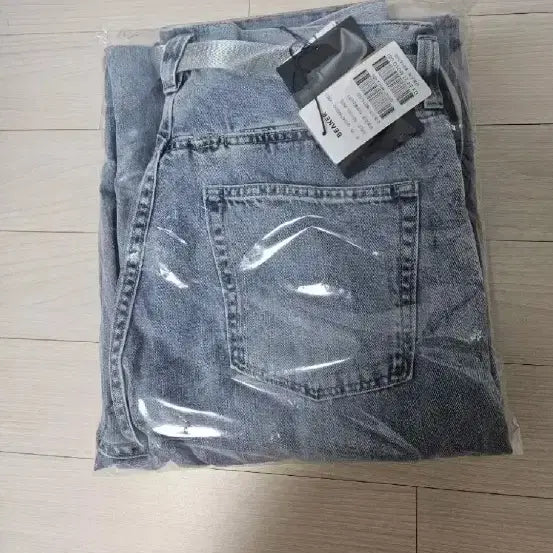 [BUNJANG] MOIF Wide 6P Belted Denim Pants - Bleached Indigo / 모이프 와이드 6P 벨티드 데님 팬츠 연청 1사이즈