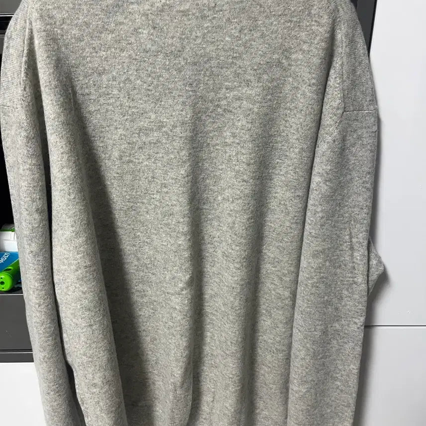 [BUNJANG] Cashmere V-Neck Knit Light Gray / 포커페이스 /캐시미어 브이넥 니트 라이트 그레이/50