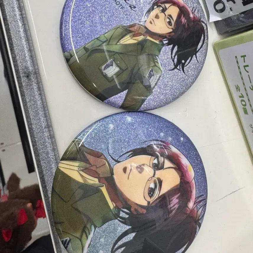 [BUNJANG] Attack on Titan Hanji Winter Glitter Can Badge / 진격의 거인 캔뱃지 한지