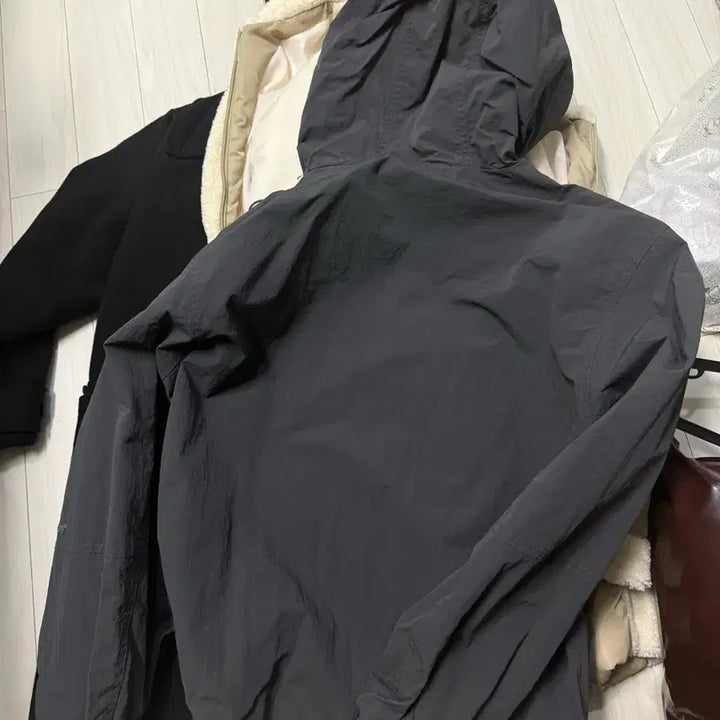 [BUNJANG] Codegraphy Nylon Windbreaker / 코드그라피 나일론 바람막이