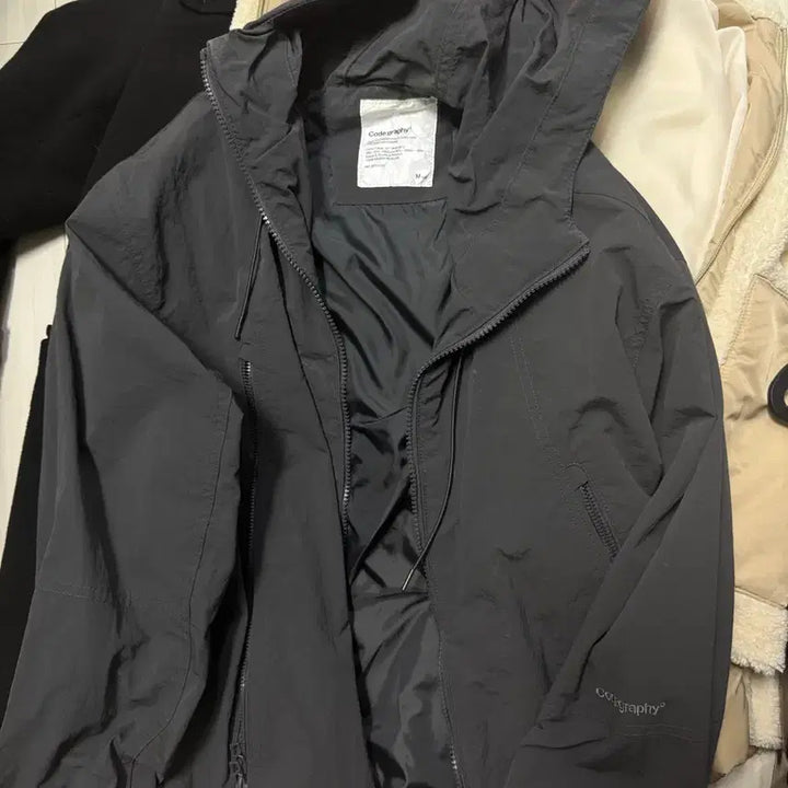 [BUNJANG] Codegraphy Nylon Windbreaker / 코드그라피 나일론 바람막이