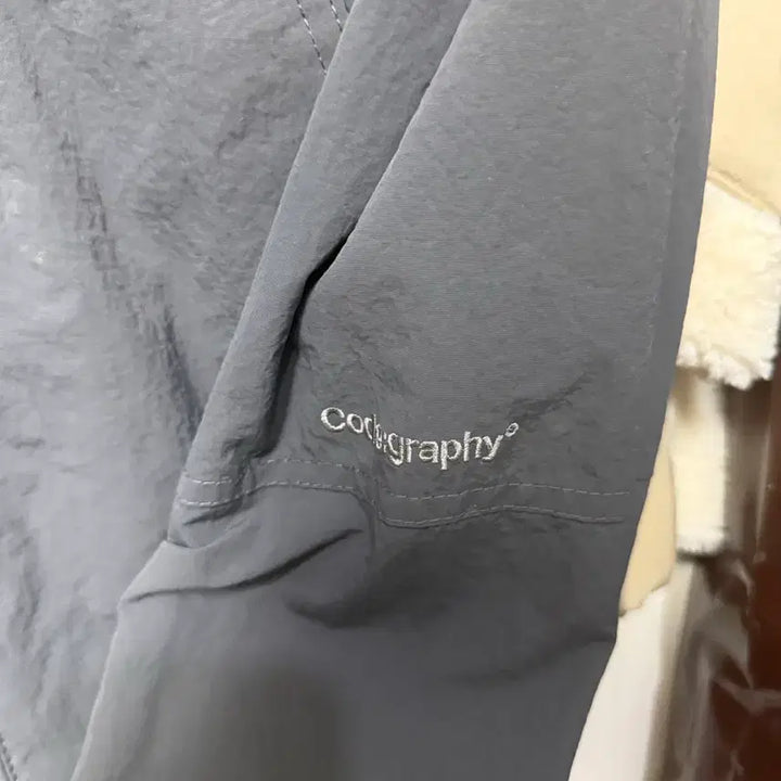 [BUNJANG] Codegraphy Nylon Windbreaker / 코드그라피 나일론 바람막이