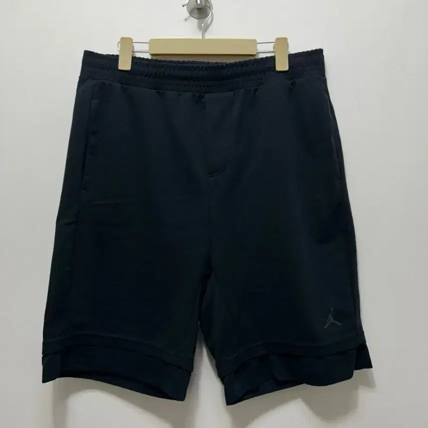 [SOLD OUT] 조던 블랙 반바지 드라이핏 L