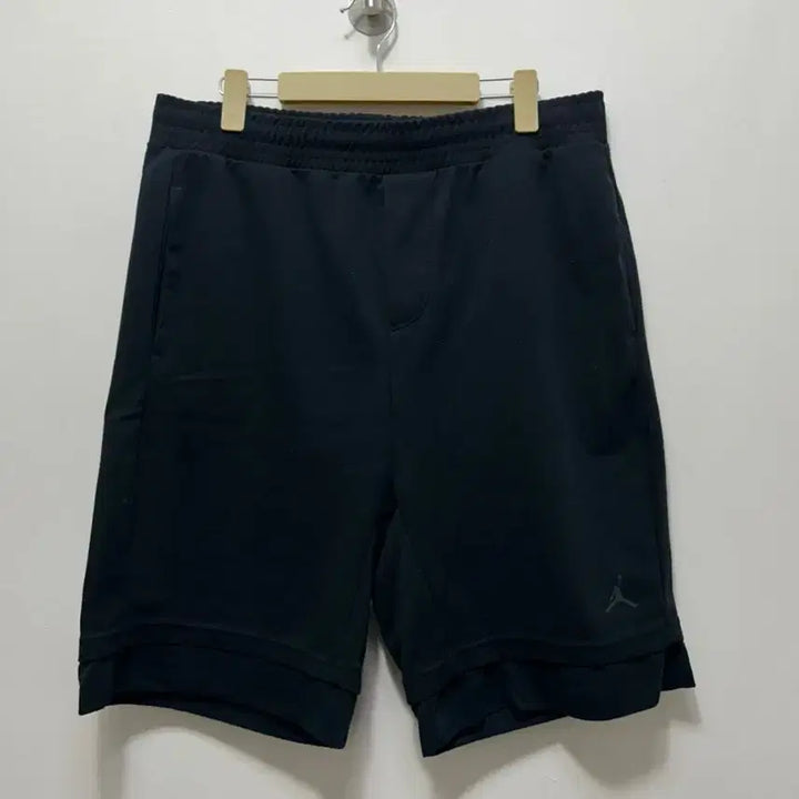 [SOLD OUT] 조던 블랙 반바지 드라이핏 L