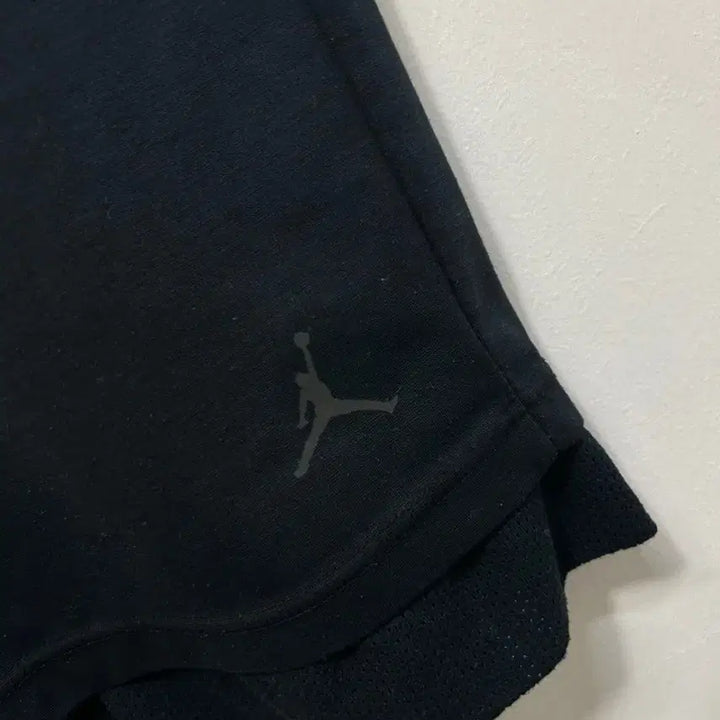 [SOLD OUT] 조던 블랙 반바지 드라이핏 L