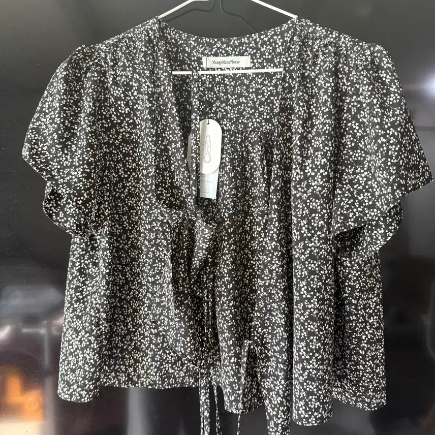 [BUNJANG] Mango Mania Floria Wrap Blouse / 망고매니플리즈 floria wrap blouse