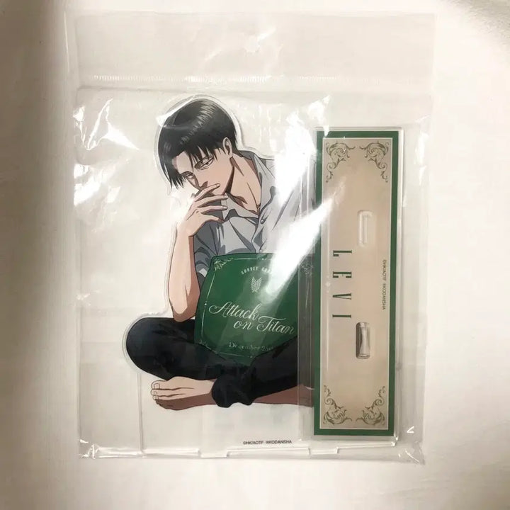 [BUNJANG] Attack on Titan Levi Relax Acrylic Stand / 진격의거인 리바이 휴식 릴렉스 빅 아크릴스탠드 쿠션 미개봉