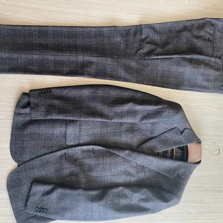 [BUNJANG] Suit Set 100-105 / (50) 갤럭시 수젤로 정장 100 - 105