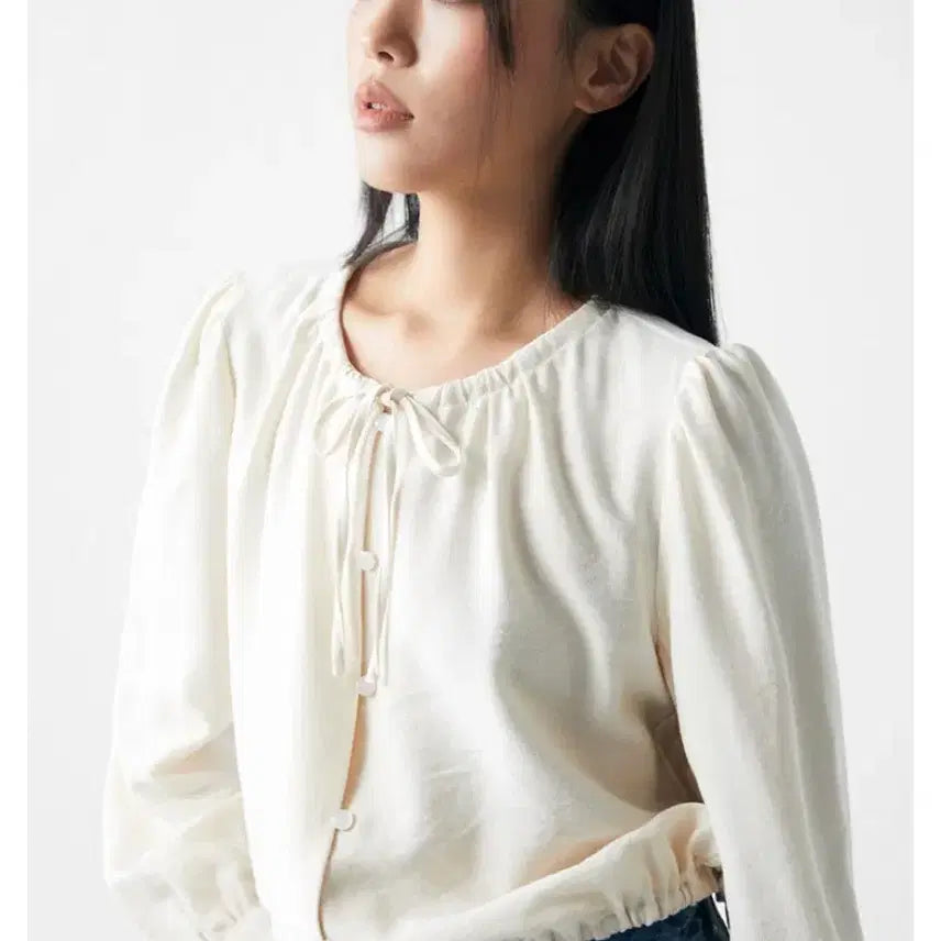 [SOLD OUT] 미쏘 리본 셔링 블라우스 크림