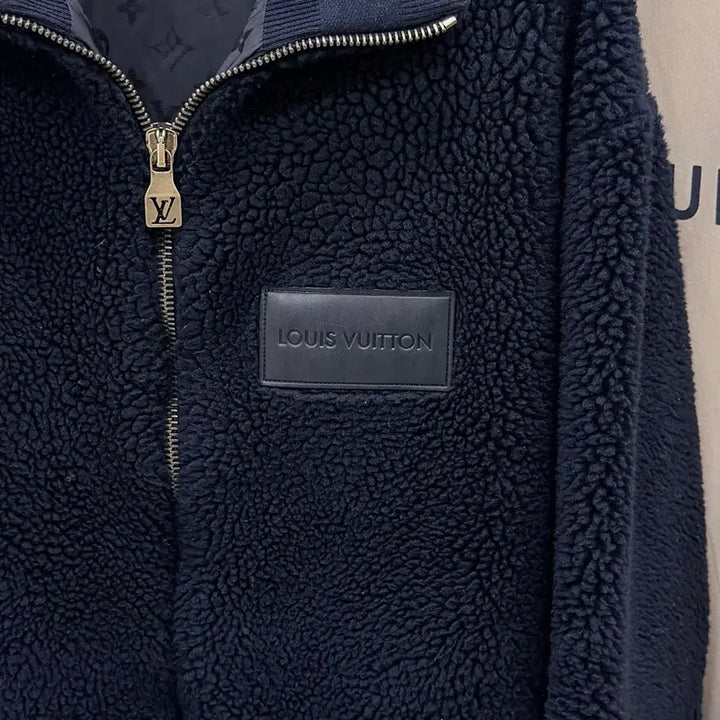 [BUNJANG] Louis Vuitton Leather Patch Fleece Blouson Jacket / [S급/XL] 25FW 루이비통 레더패치 플리스 블루종 자켓