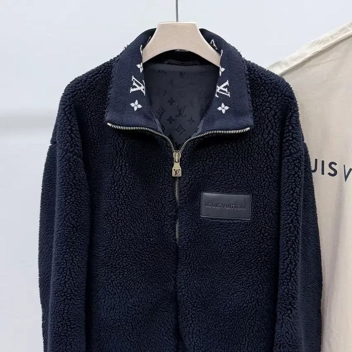 [BUNJANG] Louis Vuitton Leather Patch Fleece Blouson Jacket / [S급/XL] 25FW 루이비통 레더패치 플리스 블루종 자켓