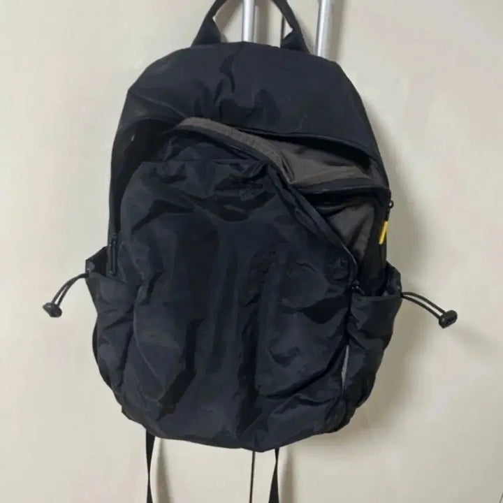 [BUNJANG] Mandarin Duck Air Backpack 69T01001 Black / 만다리나덕 에어 백팩 69T01001