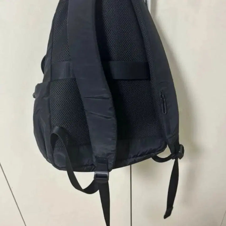 [BUNJANG] Mandarin Duck Air Backpack 69T01001 Black / 만다리나덕 에어 백팩 69T01001