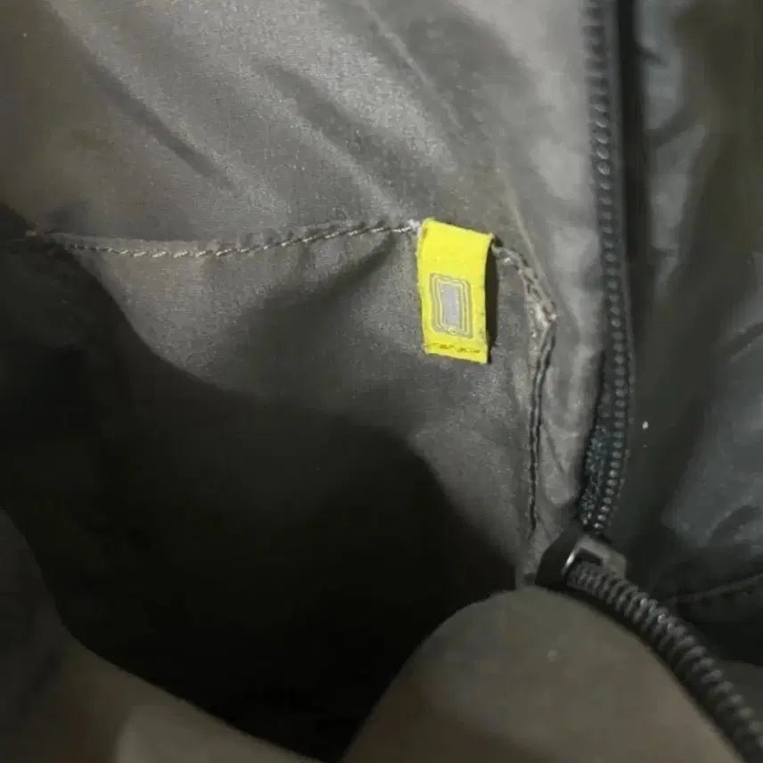 [BUNJANG] Mandarin Duck Air Backpack 69T01001 Black / 만다리나덕 에어 백팩 69T01001