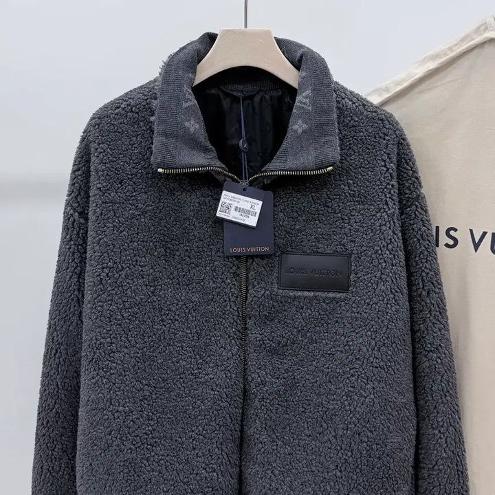 [BUNJANG] Louis Vuitton Leather Patch Fleece Blouson Jacket / [미사용/XL] 25FW 루이비통 레더패치 플리스 블루종 자켓