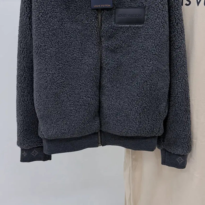 [BUNJANG] Louis Vuitton Leather Patch Fleece Blouson Jacket / [미사용/XL] 25FW 루이비통 레더패치 플리스 블루종 자켓
