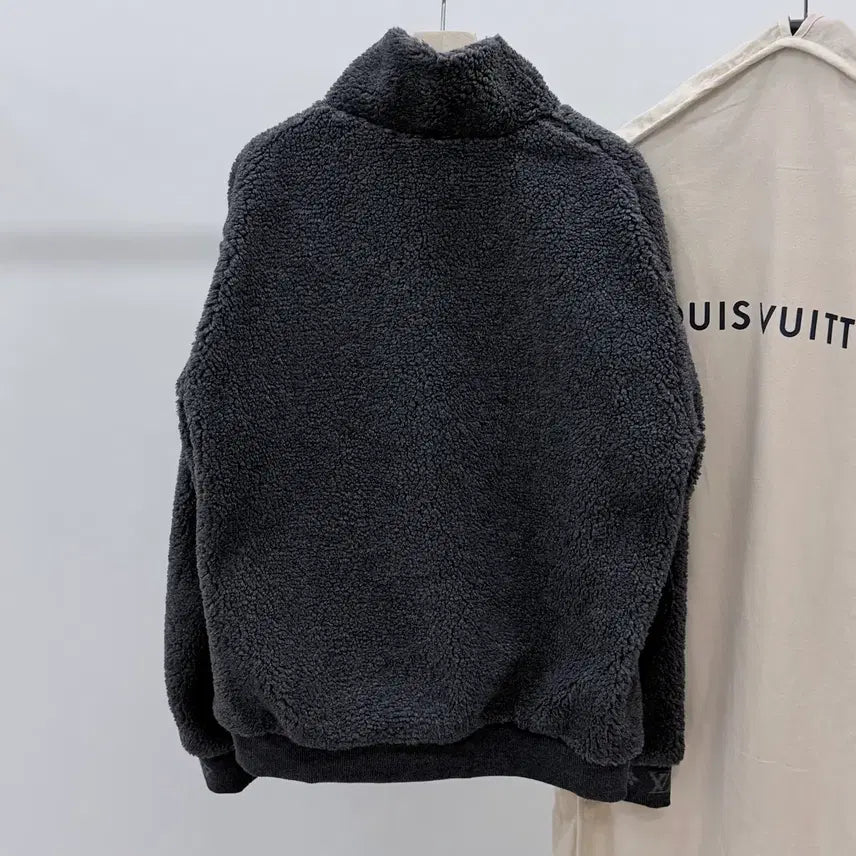 [BUNJANG] Louis Vuitton Leather Patch Fleece Blouson Jacket / [미사용/XL] 25FW 루이비통 레더패치 플리스 블루종 자켓