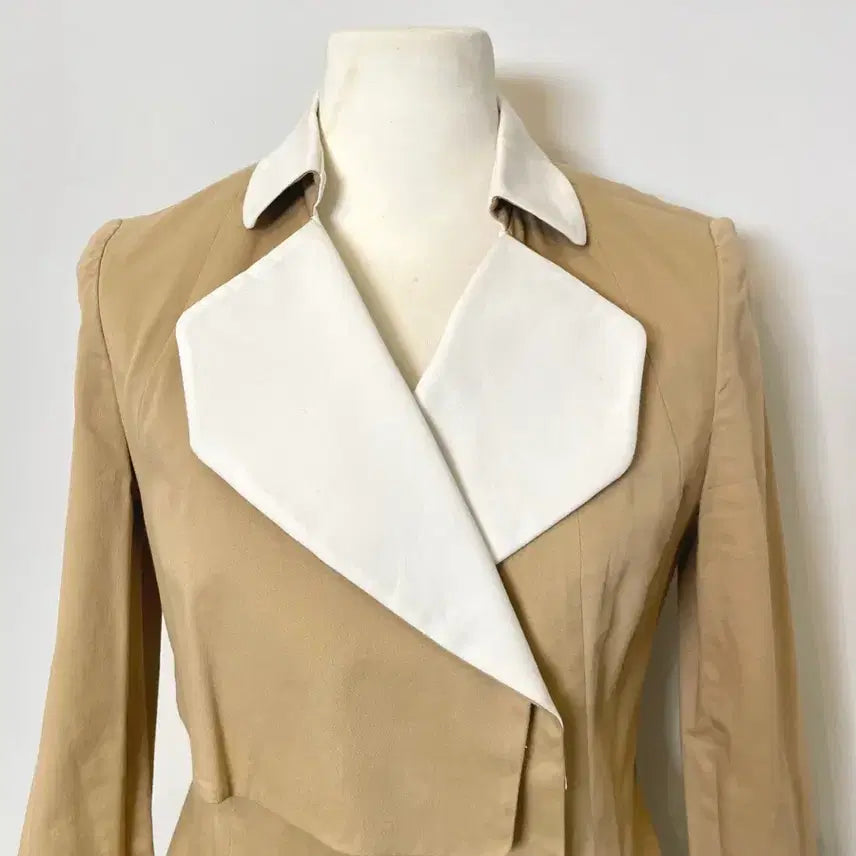 [BUNJANG] Lynn Beige White Collar Trench Dress / Lynn 린 베이지 화이트카라 트렌치형 원피스