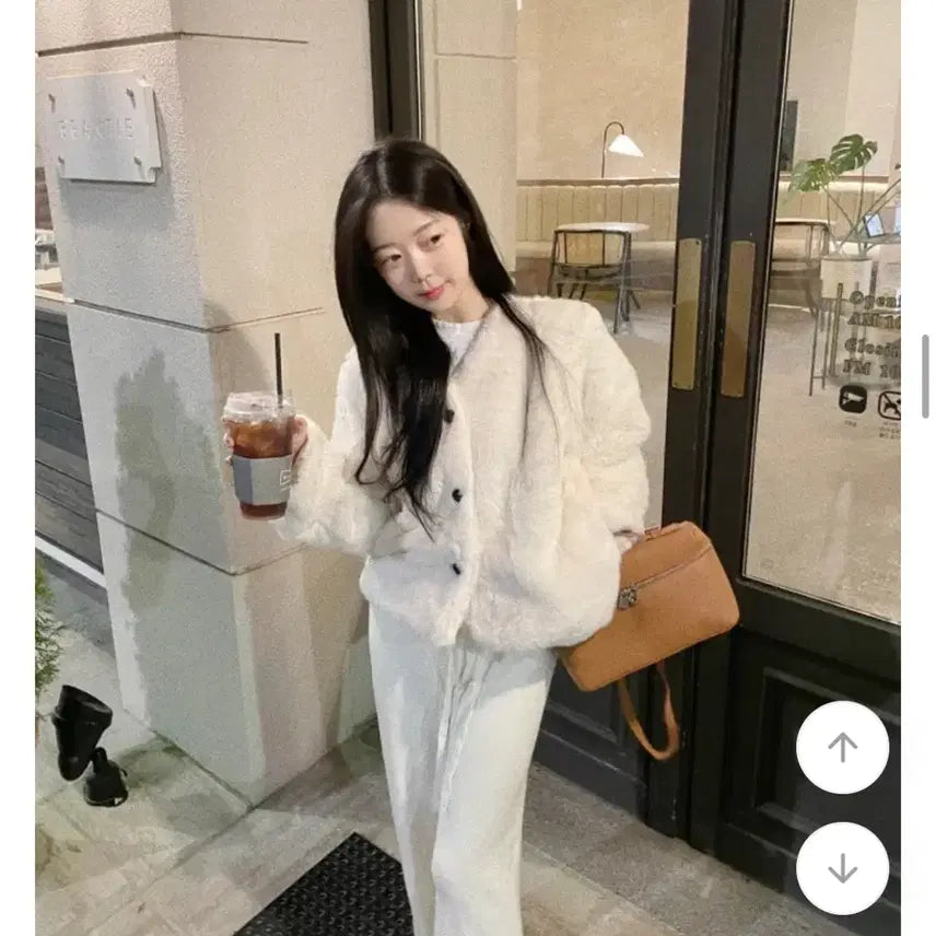 [BUNJANG] Vita Dolce Ivory Fur Jacket / 비타돌체) 아이보리 퍼자켓
