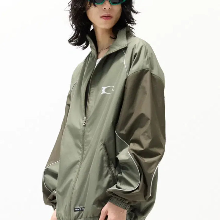 [SOLD OUT] 크리틱 카키 자켓(L) WORMHOLE LOGO JACKET
