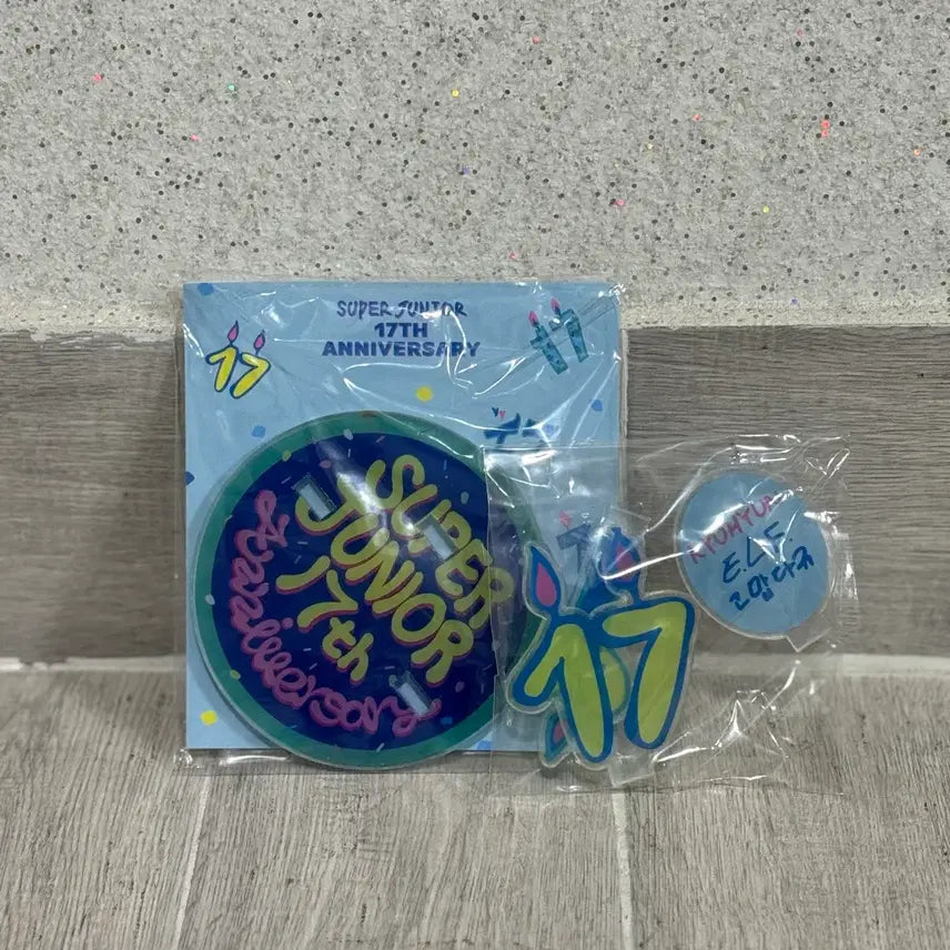 [BUNJANG] Super Junior Kyuhyun 17th Anniversary Acrylic Stand / 슈퍼주니어 17주년 아크릴 스텐드 규현버전 양도