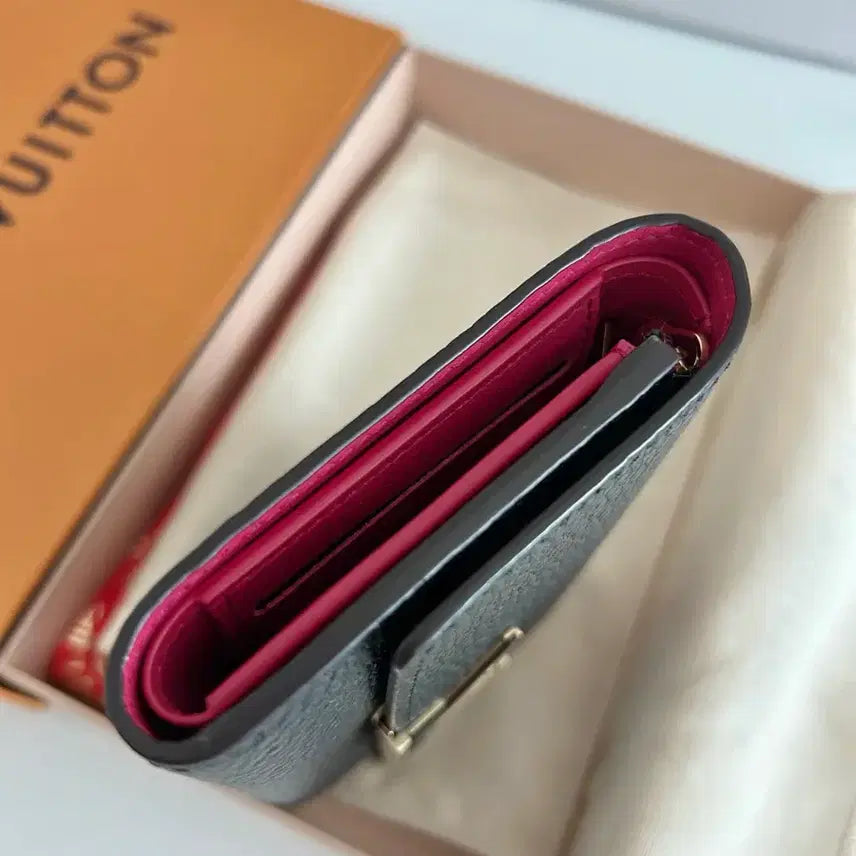 [BUNJANG] Louis Vuitton Capucines Compact Wallet Black / 루이비통 카퓌신 반지갑 블랙 카드지갑 정품 풀구성