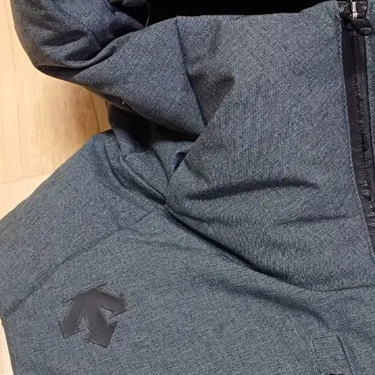 [BUNJANG] Descente Training Duck Down Vest / 데상트 트레이닝 볼륨솔리드 덕다운 조끼