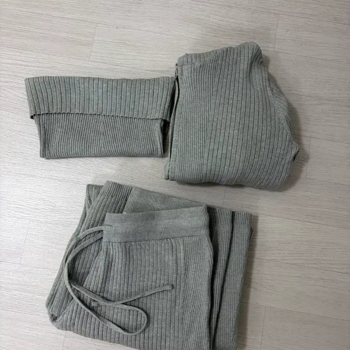 [BUNJANG] Kinda Me Slim Pattern Knit Training Set / 카인다미 슬림패턴 니트 트레이닝 셋업 세트