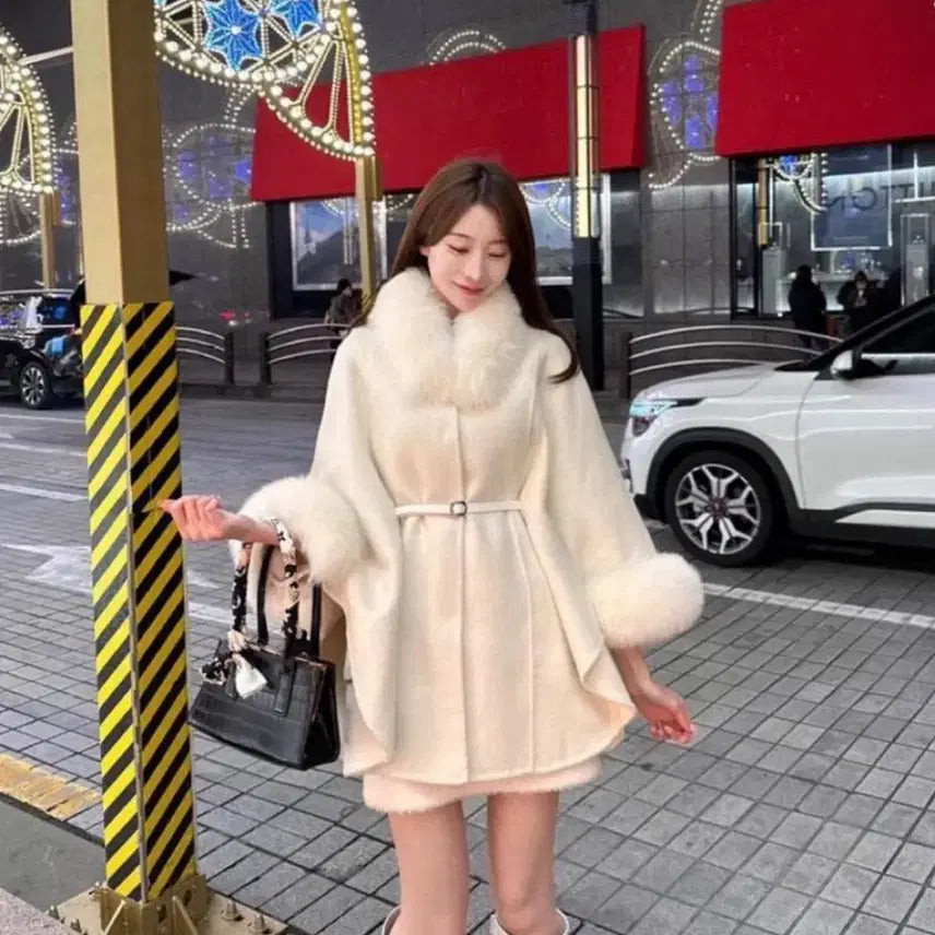 [BUNJANG] Ivory Fox Fur Cape Coat / 아이보리 폭스퍼 케이프코트 (착샷 O)