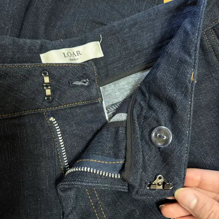 [BUNJANG] Roar Hyunju-D Denim Jeans (Size L) / 로아르 현주디 데님 청바지 (L사이즈 새상품)