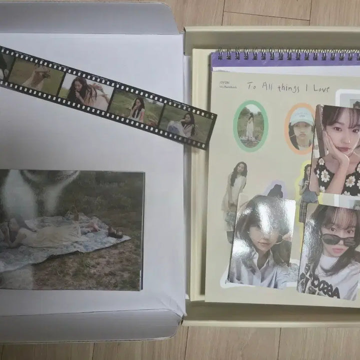 [BUNJANG] Jo Yuri 1st Photobook Bundle Set / 조유리 1st 포토북 판매합니다
