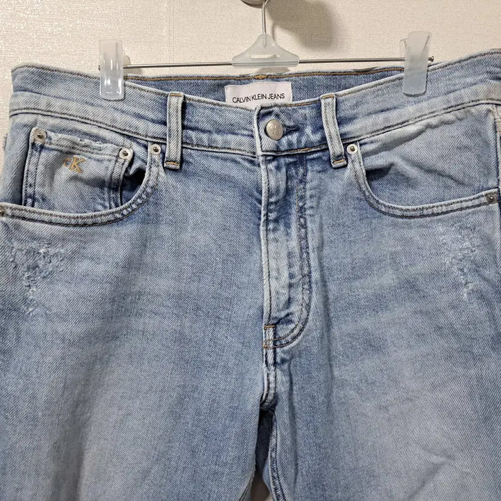 [BUNJANG] Calvin Klein Men's Light Wash Jeans (Size 30) / 캘빈 클라인 남성 연청바지 30 (c자78)