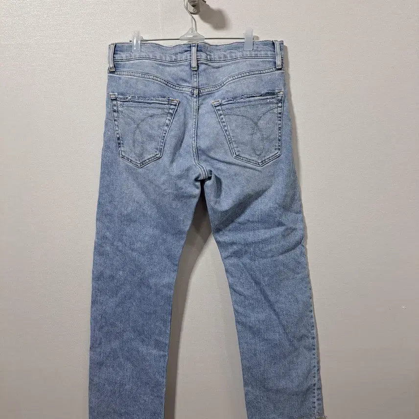 [BUNJANG] Calvin Klein Men's Light Wash Jeans (Size 30) / 캘빈 클라인 남성 연청바지 30 (c자78)
