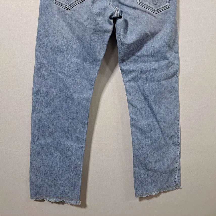 [BUNJANG] Calvin Klein Men's Light Wash Jeans (Size 30) / 캘빈 클라인 남성 연청바지 30 (c자78)