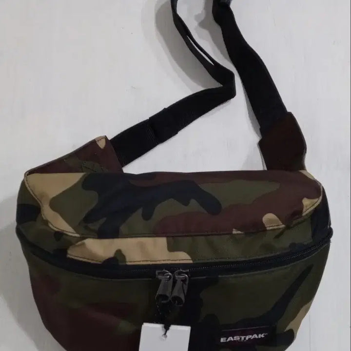 [BUNJANG] Eastpak Sling Bag 4.5L / 이스트팩 힙색 슬링백 4.5L