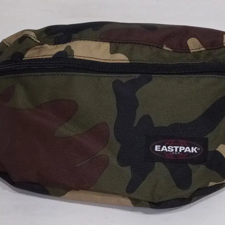 [BUNJANG] Eastpak Sling Bag 4.5L / 이스트팩 힙색 슬링백 4.5L