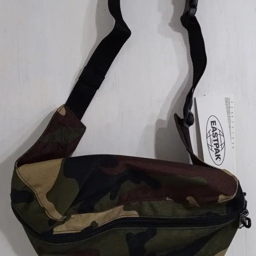 [BUNJANG] Eastpak Sling Bag 4.5L / 이스트팩 힙색 슬링백 4.5L