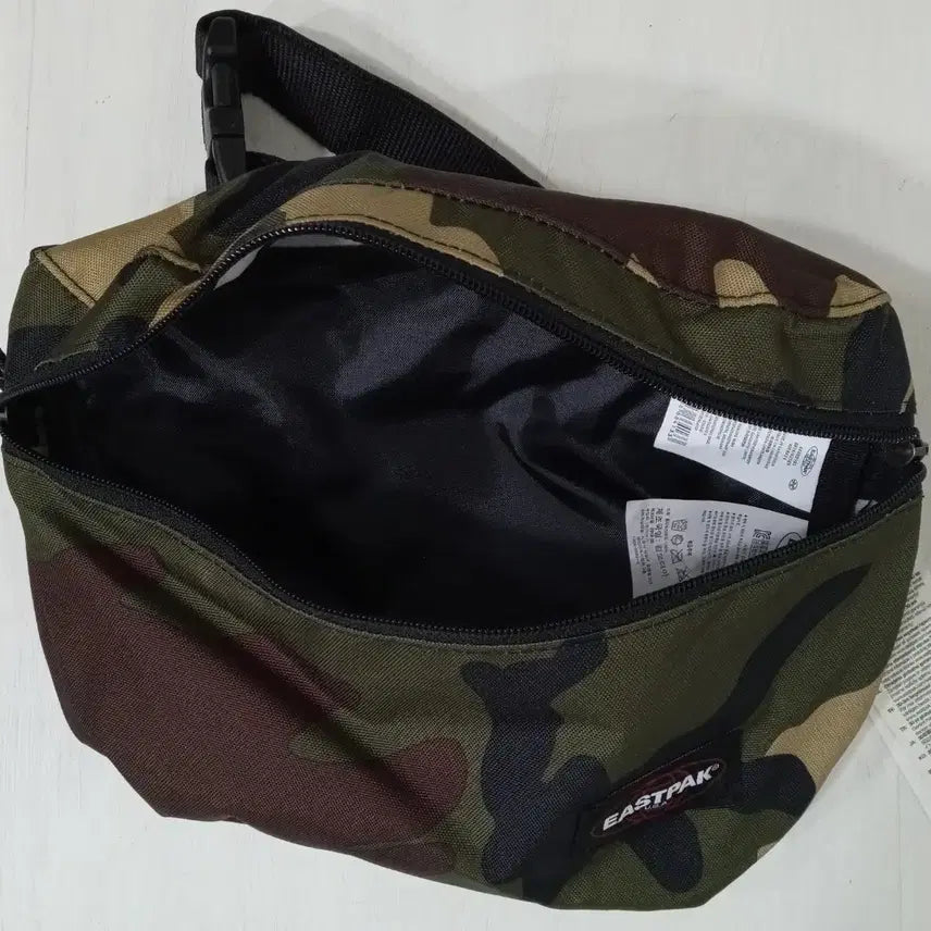 [BUNJANG] Eastpak Sling Bag 4.5L / 이스트팩 힙색 슬링백 4.5L
