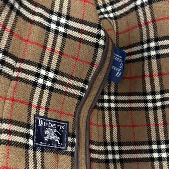 [BUNJANG] Burberry Check Pattern Duffle Coat / 택포) 버버리 체크패턴 더플 코트100