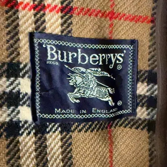 [BUNJANG] Burberry Check Pattern Duffle Coat / 택포) 버버리 체크패턴 더플 코트100