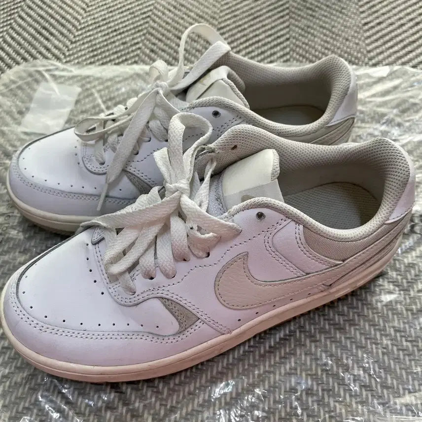 [BUNJANG] Nike Gamma Force Sneakers (Size 235) / 나이키 감마포스 운동화 235 사이즈