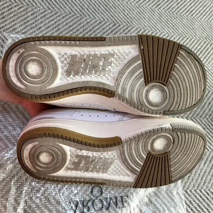 [BUNJANG] Nike Gamma Force Sneakers (Size 235) / 나이키 감마포스 운동화 235 사이즈