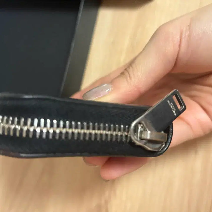 [BUNJANG] Saint Laurent Crocodile Zip Around Wallet / 생로랑 크로커다일 지퍼돌이 지갑 판매합니다!