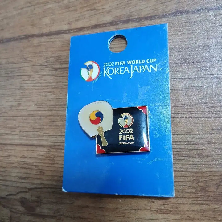 [BUNJANG] 2002 FIFA World Cup Korea/Japan Commemorative Badge / 2002 FIFA 월드컵 한국/일본 기념 뱃지