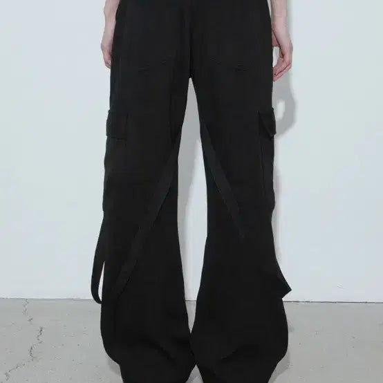 [BUNJANG] Bohemian Seoul Cargo Sweatpants / 보헤미안서울 카고 팬츠 STRAP CARGO SWEATPANTS