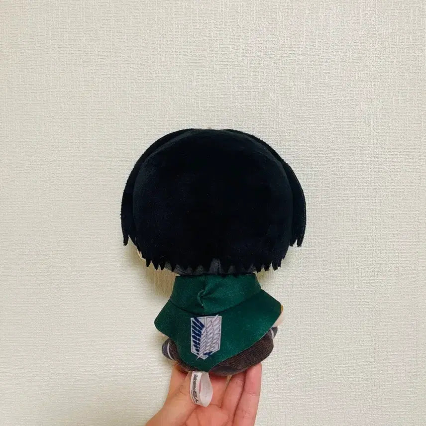 [BUNJANG] Attack on Titan Levi Plush Doll, Look-up Acrylic Stand, Keyring, and Can Badge Set / 진격의거인 리바이 누이 인형 진격거 룩업 아크릴스탠드 키링 캔뱃지